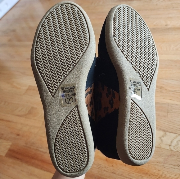 SODA Chettah Print Lace-Up Wedge Ankle Boots size 7 NWOT - Picture 4 of 6